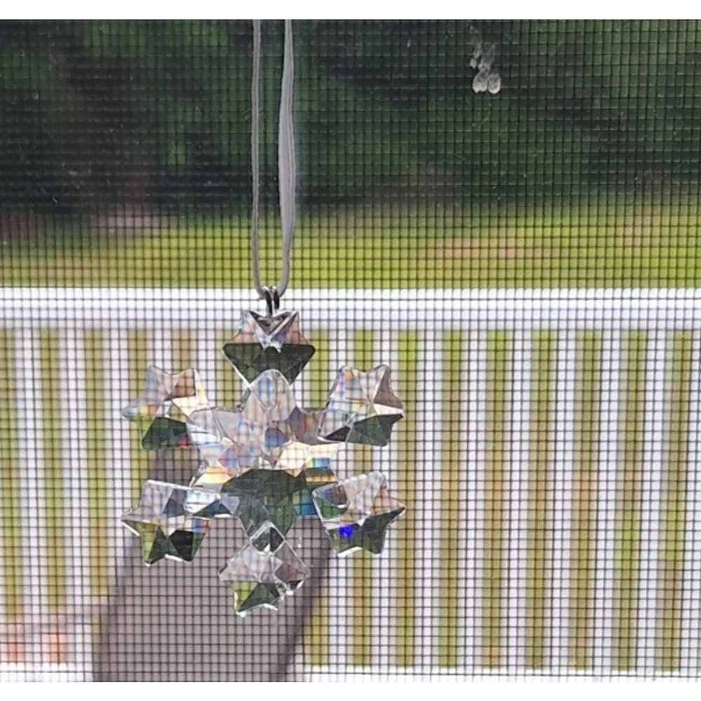 Swarovski Crystal 2010 Little Snowflake Christmas Ornament 1041314 w/Box